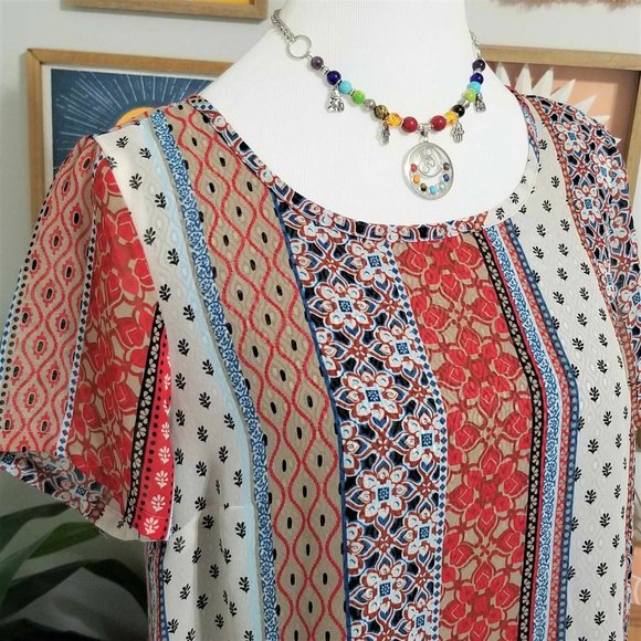Top, Blouse. Red, Tan, Blue, White, Multi Print. Dana Buchman Brand. - Picture 4 of 16